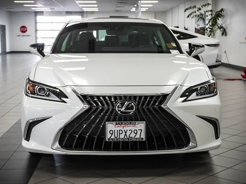 Used 2025 Lexus ES 350 w/ Premium Package FWD image 4