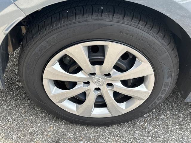 Used 2024 Toyota Corolla LE FWD image 9