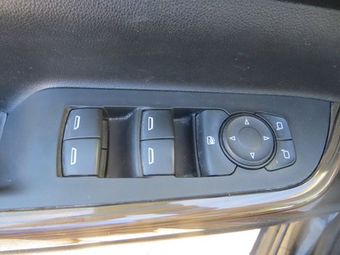 Used 2018 GMC Acadia SLE w/ Driver Alert Package I image 17