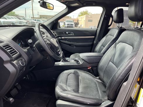 Used 2018 Ford Explorer XLT w/ Equipment Group 202A FWD image 11