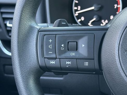 Used 2023 Nissan Rogue S image 38