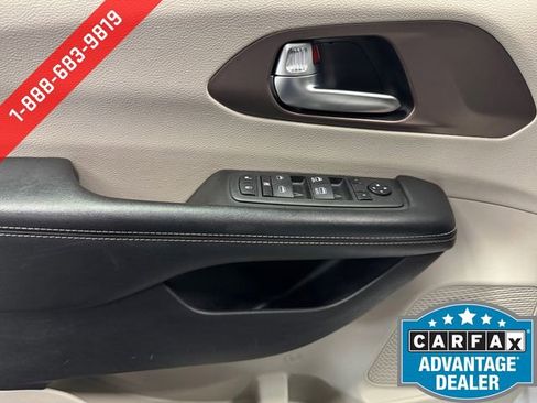 Used 2023 Chrysler Voyager LX FWD image 26