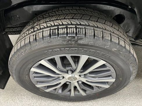 Used 2016 Lexus LX 570 4WD w/ Luxury Package image 16