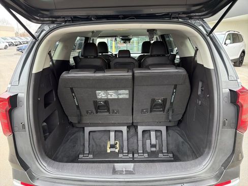 Certified 2025 Kia Carnival image 17
