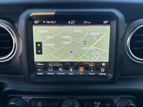 Used 2020 Jeep Gladiator Overland image 27