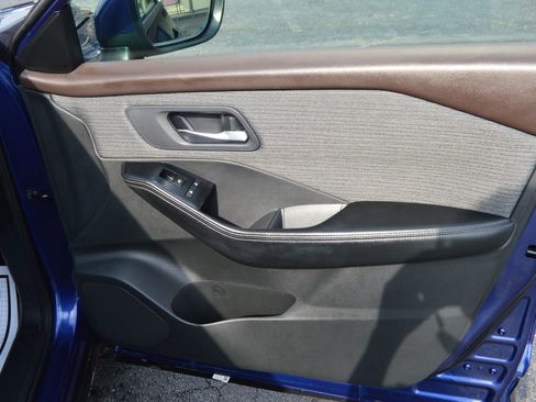 Used 2023 Nissan Rogue SV FWD image 22