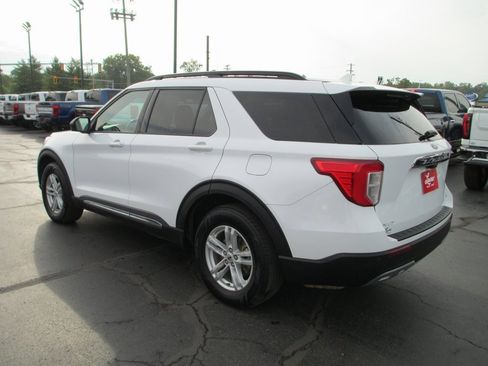 Used 2020 Ford Explorer XLT w/ Equipment Group 202A image 7