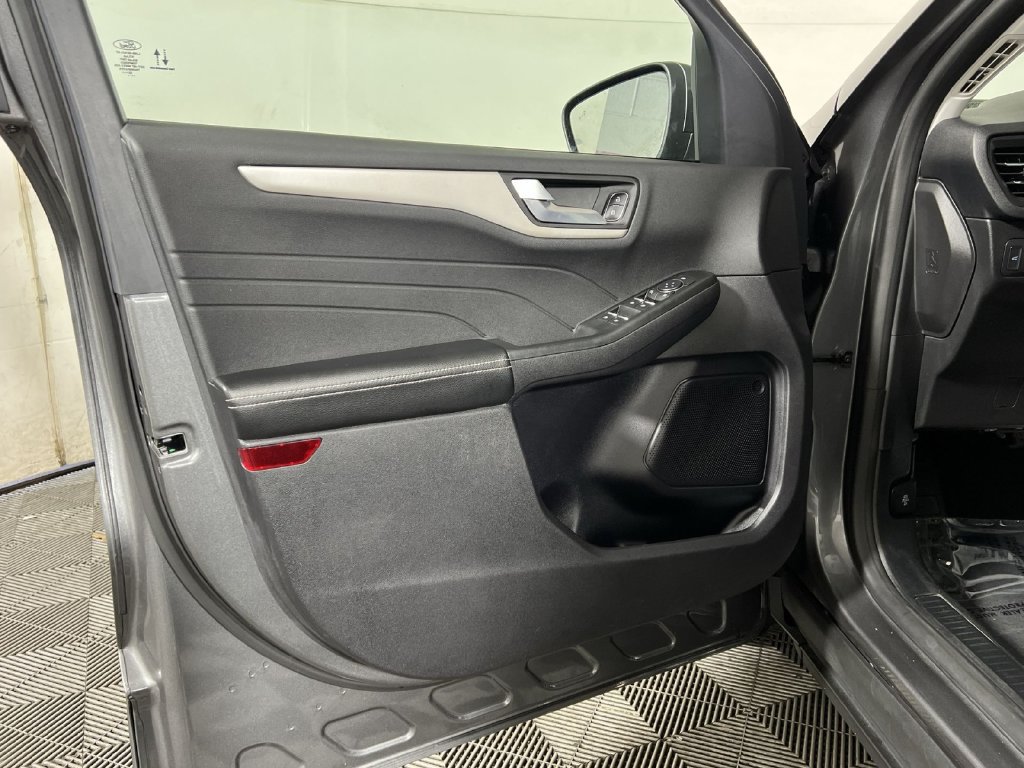 Used 2022 Ford Escape SEL AWD/4WD image 14