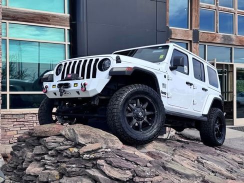 Used 2021 Jeep Wrangler Unlimited Sahara AWD/4WD image 2