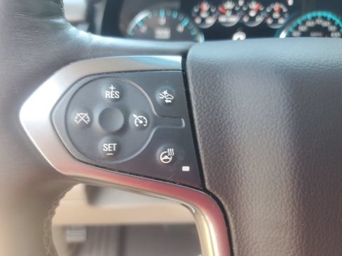 Used 2018 Chevrolet Suburban Premier RWD image 24
