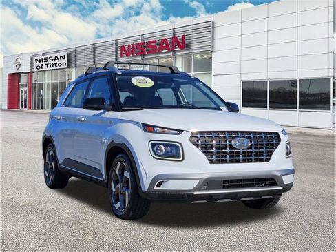 Used 2023 Hyundai Venue Limited image 1