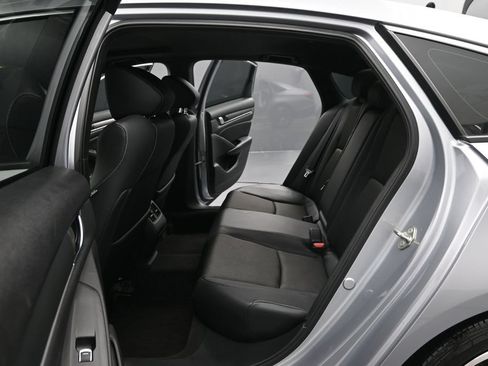 Used 2018 Honda Accord Sport image 15