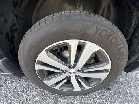 Used 2018 Subaru Outback 3.6R Limited AWD/4WD image 8