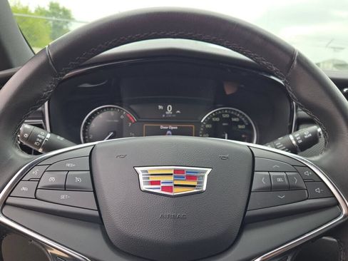 Used 2023 Cadillac XT5 Luxury w/ LPO, Floor Liner Package AWD/4WD image 31