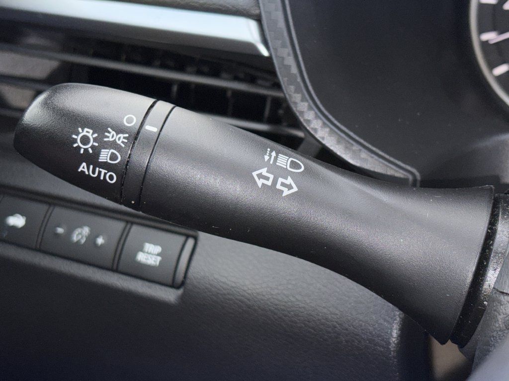 Used 2020 Nissan Altima 2.5 SR FWD image 9