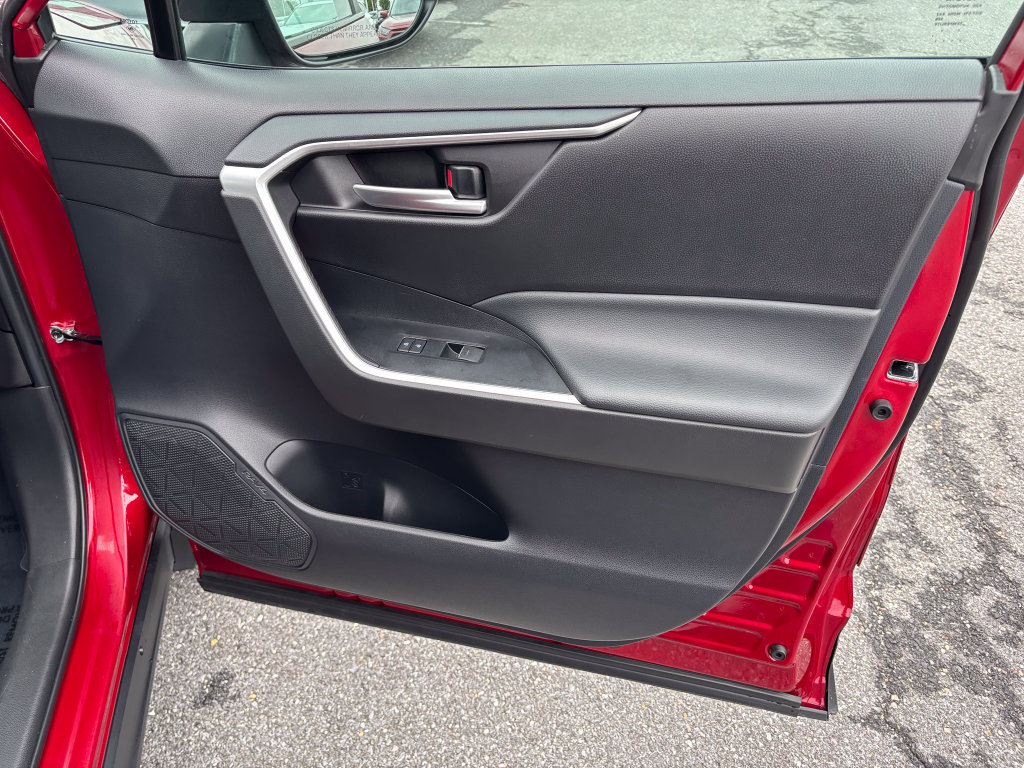 Certified 2025 Toyota RAV4 XLE AWD/4WD image 39