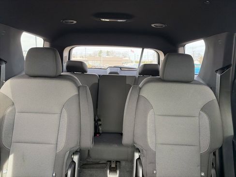 Used 2023 Chevrolet Traverse LT image 10