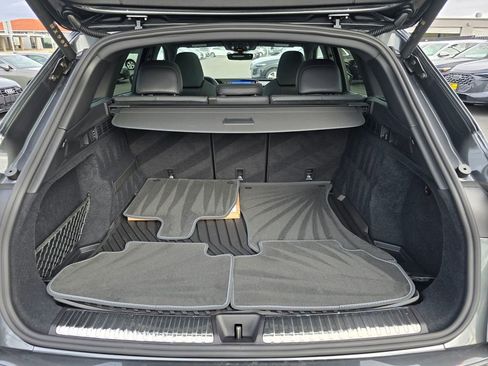 New 2025 Audi SQ5 Prestige image 16