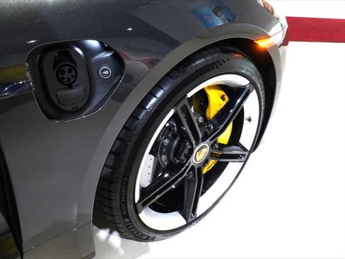 Used 2020 Porsche Taycan Turbo image 11