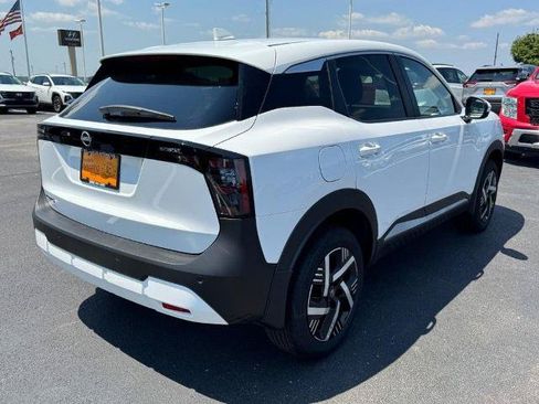 Certified 2025 Nissan Kicks SV FWD image 3