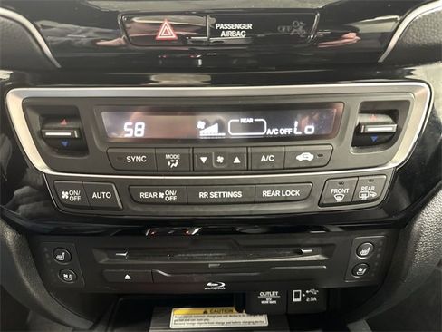 Used 2022 Honda Pilot Black Edition image 40