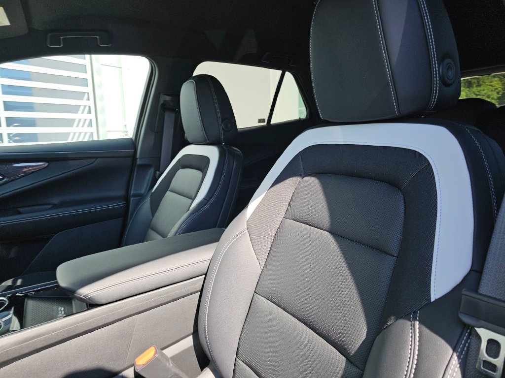 New 2026 Chevrolet Blazer EV LT AWD/4WD image 25