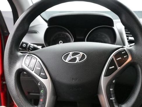Used 2016 Hyundai Elantra GT FWD image 14