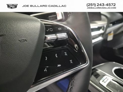 New 2026 Cadillac Lyriq Premium Luxury w/ LPO, Floor Liner Package AWD/4WD image 19