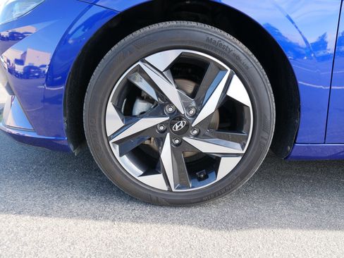 Used 2023 Hyundai Elantra SEL w/ Convenience Package image 13