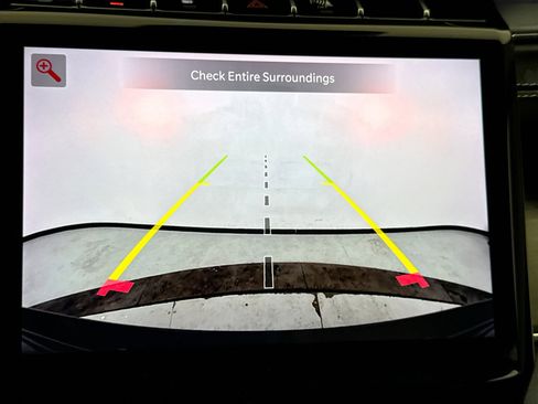 Used 2023 Jeep Grand Cherokee Limited w/ Black Appearance Package image 16