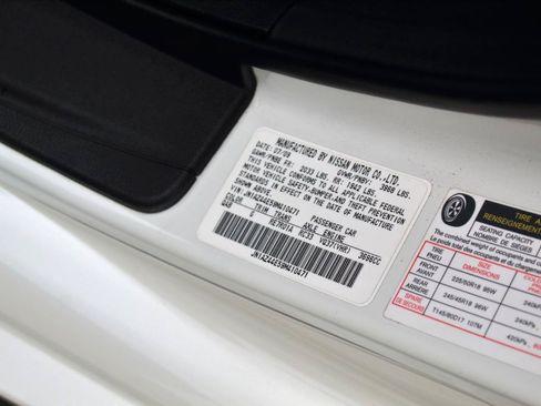 Used 2009 Nissan 370Z Touring RWD image 42