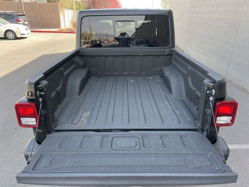 Certified 2021 Jeep Gladiator Mojave AWD/4WD image 24