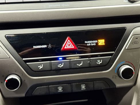 Used 2017 Hyundai Elantra SE image 15