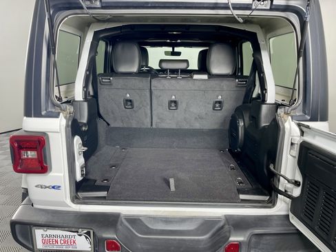 Used 2023 Jeep Wrangler Sahara image 5