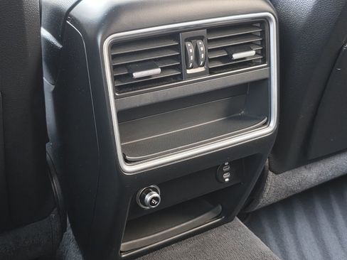 Used 2020 Porsche Cayenne image 30