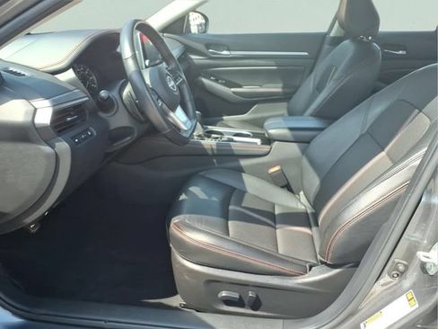 Used 2024 Nissan Altima 2.5 SR FWD image 19