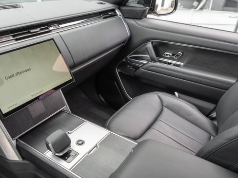 Used 2025 Land Rover Range Rover Long Wheelbase Autobiography AWD/4WD image 14