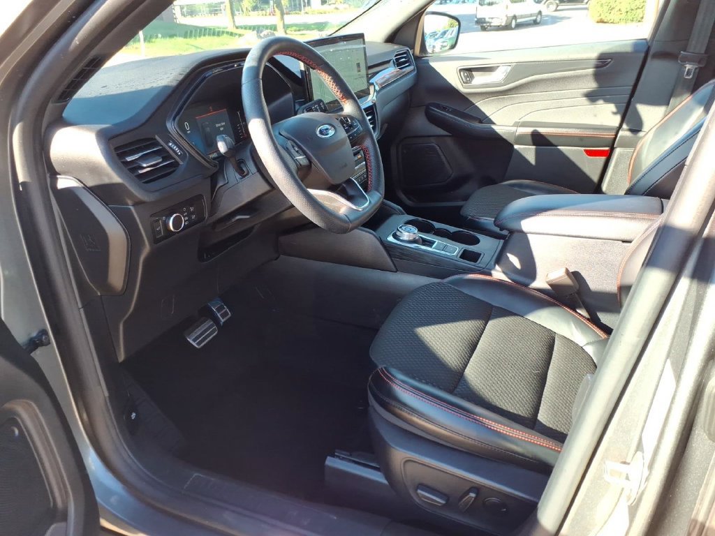 Used 2024 Ford Escape ST-Line w/ Tech Pack #1 AWD/4WD image 10