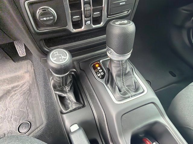 Used 2024 Jeep Wrangler Unlimited Sport AWD/4WD image 29