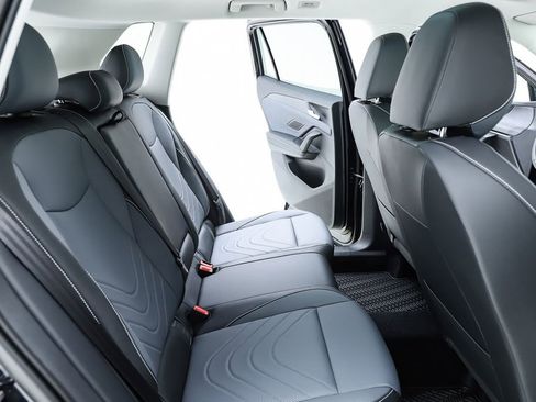 New 2026 Volkswagen Tiguan SE image 38