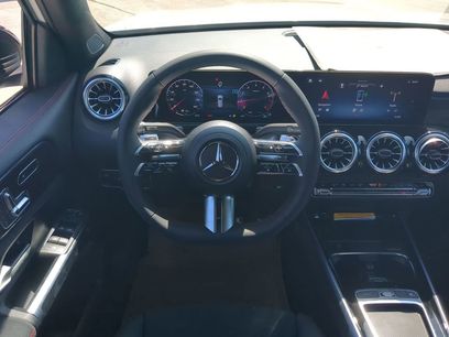 New 2024 Mercedes-Benz GLB 250