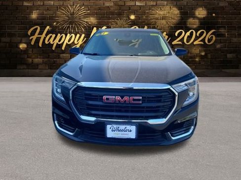 Used 2024 GMC Terrain SLE image 9