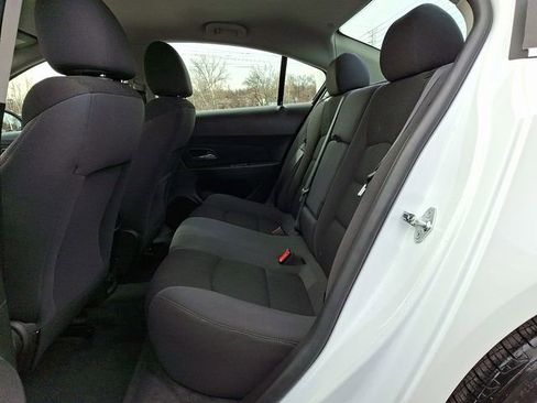 Used 2016 Chevrolet Cruze LT image 10
