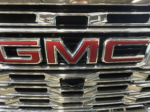 Used 2024 GMC Sierra 2500 Denali w/ Denali Reserve Package AWD/4WD image 10