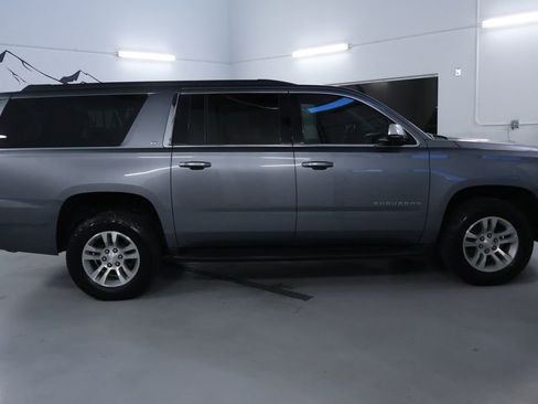Used 2019 Chevrolet Suburban LT image 8