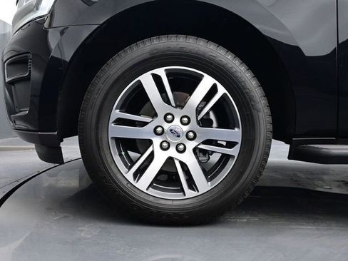 Used 2024 Ford Expedition Max XLT image 6