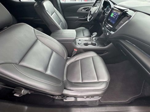 Used 2023 Chevrolet Traverse LT image 13
