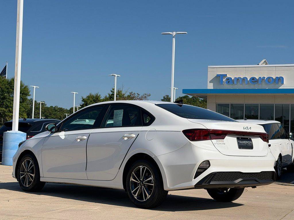 Used 2024 Kia Forte LXS FWD image 6