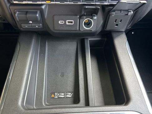 Used 2021 GMC Sierra 1500 AT4 w/ AT4 Preferred Package AWD/4WD image 18