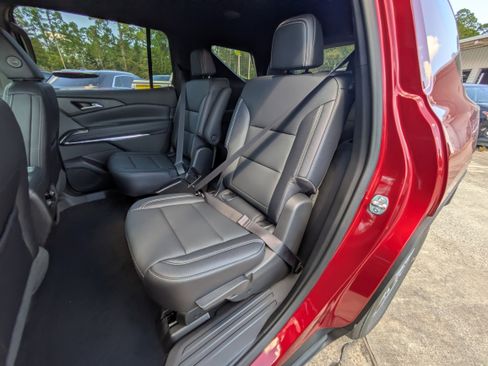 New 2026 Chevrolet Traverse LT w/ LPO, Floor Liner Package image 9